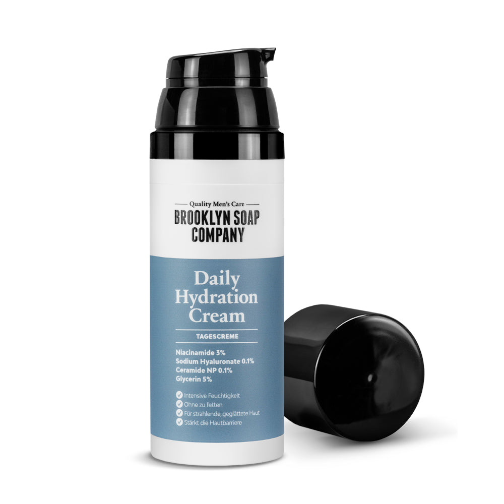 Daily Hydration Cream von der Brooklyn Soap Company für Männer, feuchtigkeitsspendende Tagescreme mit Niacinamide (3 %), Hyaluronsäure, Ceramiden und Glycerin für intensive Feuchtigkeit, strahlende und geglättete Haut – ohne zu fetten, stärkt die Hautbarriere.