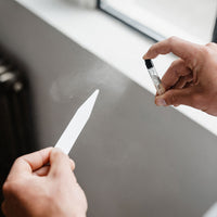 Teste die 10 Düfte für Männer aus dem Discovery Set von der Brooklyn Soap Company bequem Zuhause und finde deinen Favoriten.