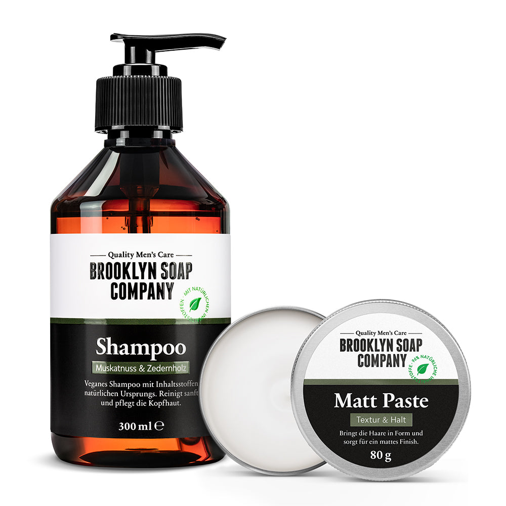 Die Hair Essentials für Männer von der Brooklyn Soap Company enthalten die wichtigsten Haarpflegeprodukte in einem Set: Mit dem veganen Shampoo und der mikroplastikfreien Matt Paste sind die Haare perfekt gestylt und geflegt.