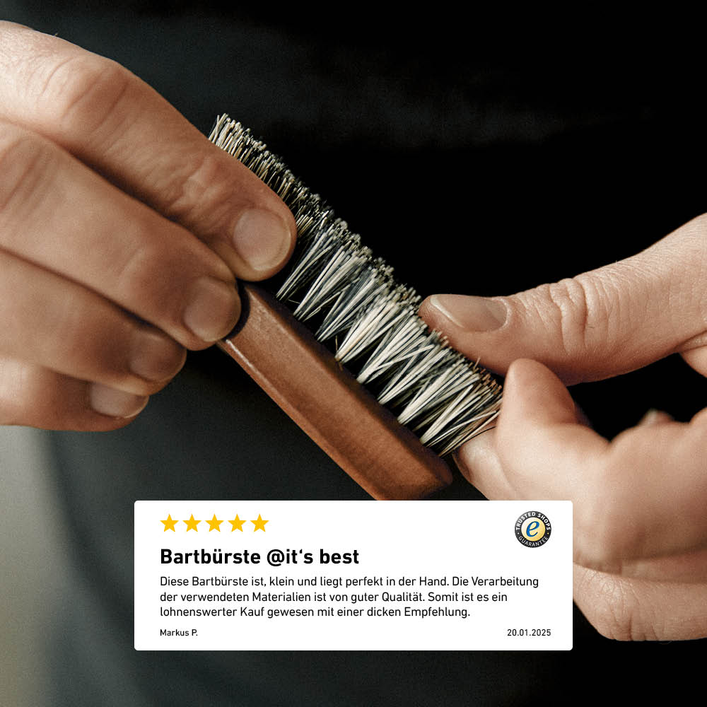 Brooklyn Soap Company Bartbürste mit Echtholzgriff und Naturborsten liegt ergonomisch in der Hand und formt den Bart optimal. Ideal für tägliche Bartpflege und Styling. Darunter eine positive Kundenbewertung.