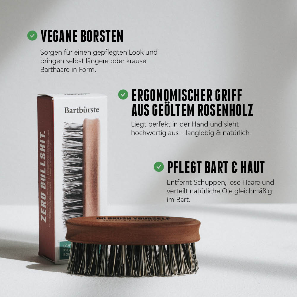 Bartbürste und Verpackung mit Text zu veganen Borsten, ergonomischem Rosenholzgriff und pflegender Wirkung.