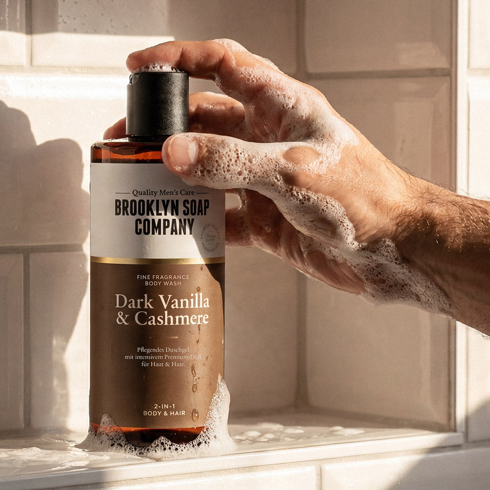 Dark Vanilla Fine Fragrance Body Wash im Badezimmer